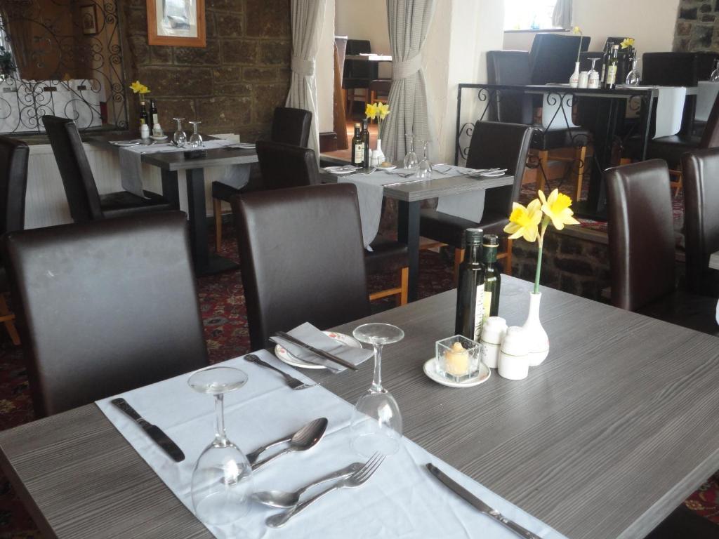 The Dog & Partridge Country Inn Ashbourne  Dış mekan fotoğraf